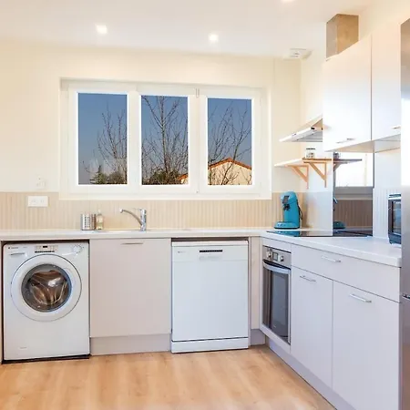 L'escapade Coloree - Gare - Futuroscope - Parking