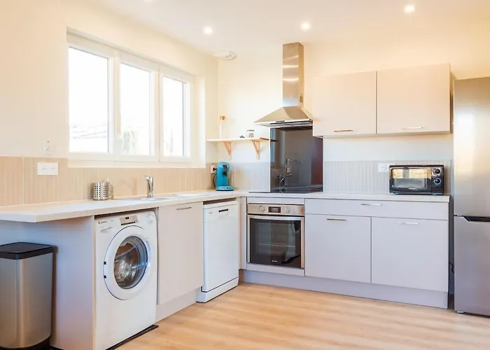 L'escapade Coloree - Gare - Futuroscope - Parking * Poitiers